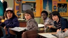 Очень странные дела 2 сезон 1 серия